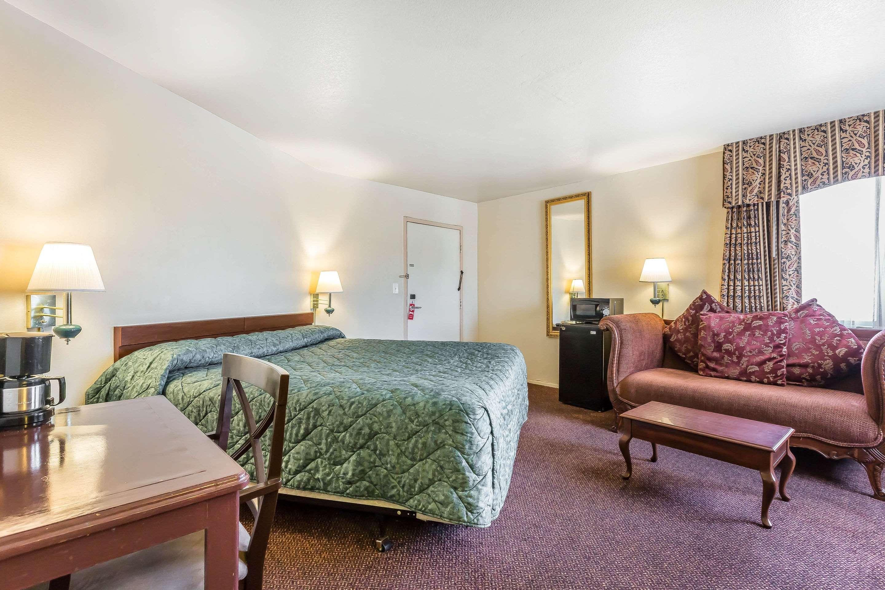 Rodeway Inn Magic Mountain Area Castaic Dış mekan fotoğraf