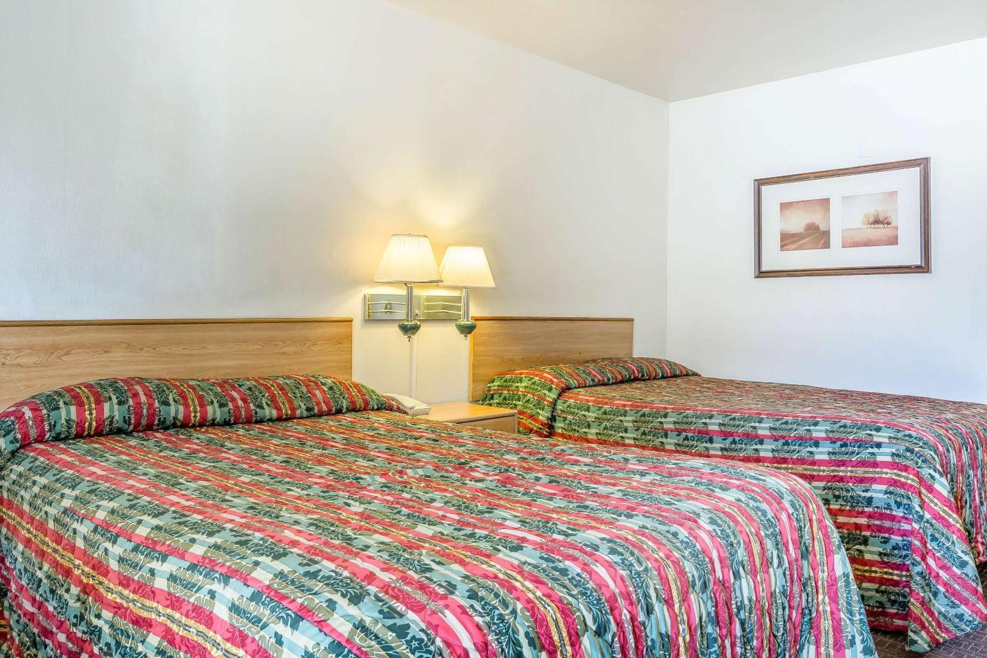 Rodeway Inn Magic Mountain Area Castaic Dış mekan fotoğraf