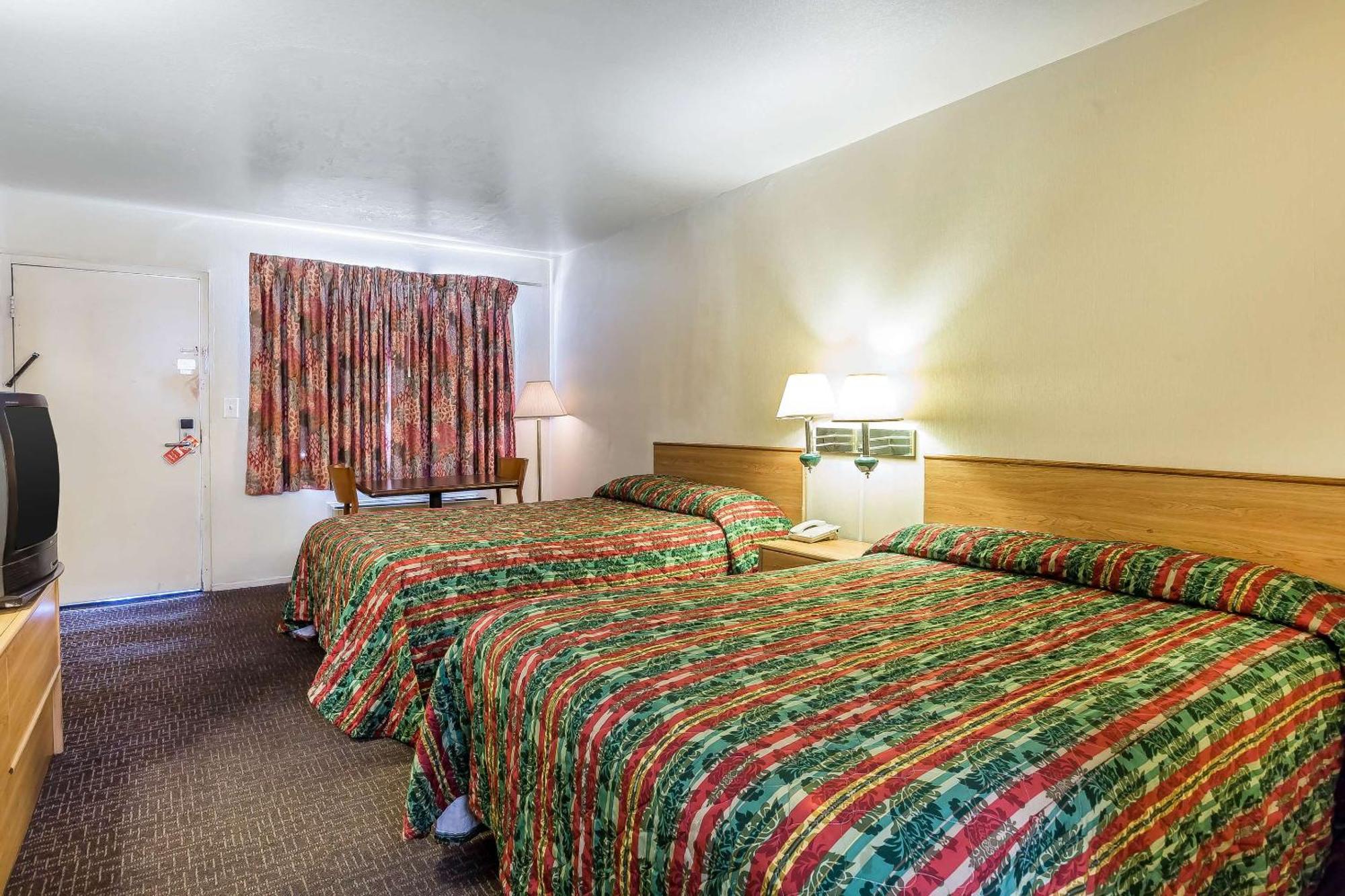 Rodeway Inn Magic Mountain Area Castaic Dış mekan fotoğraf